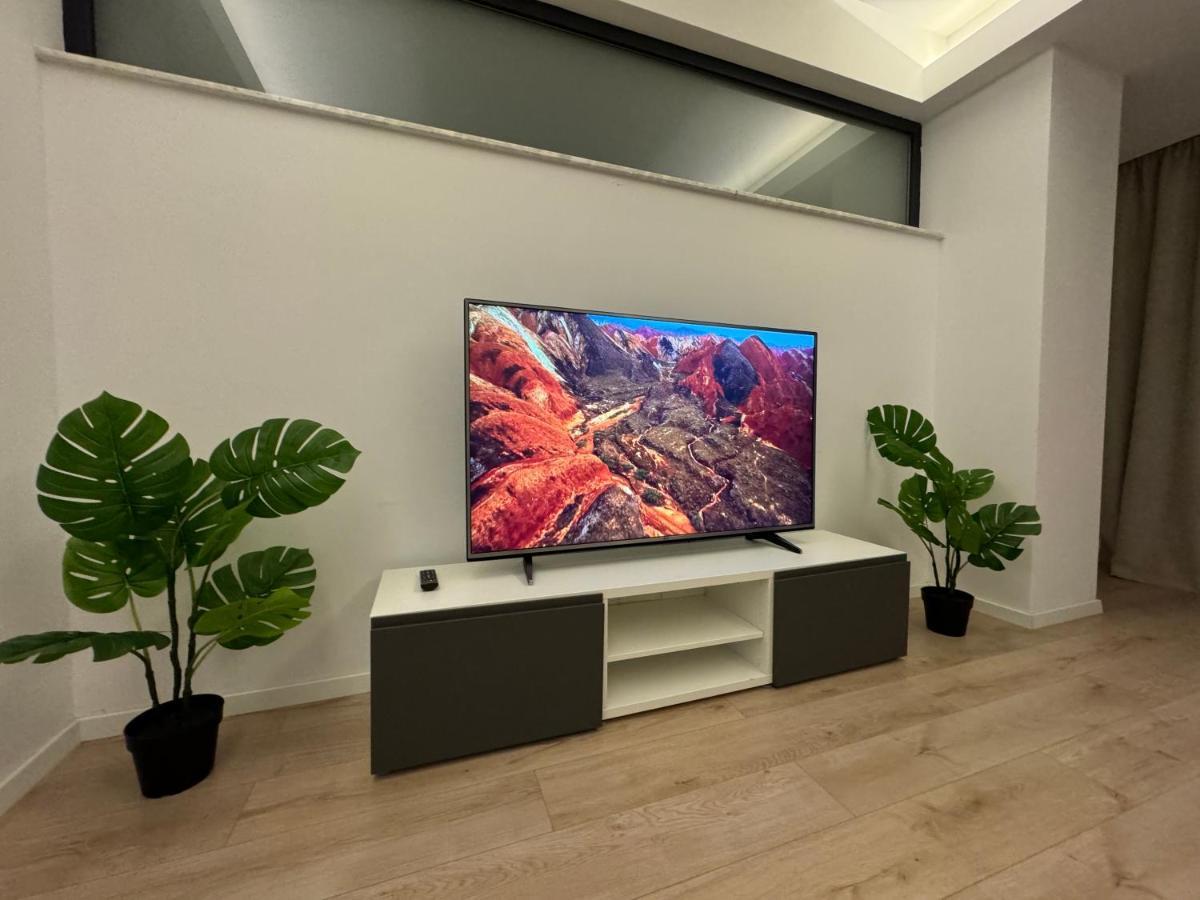 בוקרשט Warm Hotel Apartment מראה חיצוני תמונה