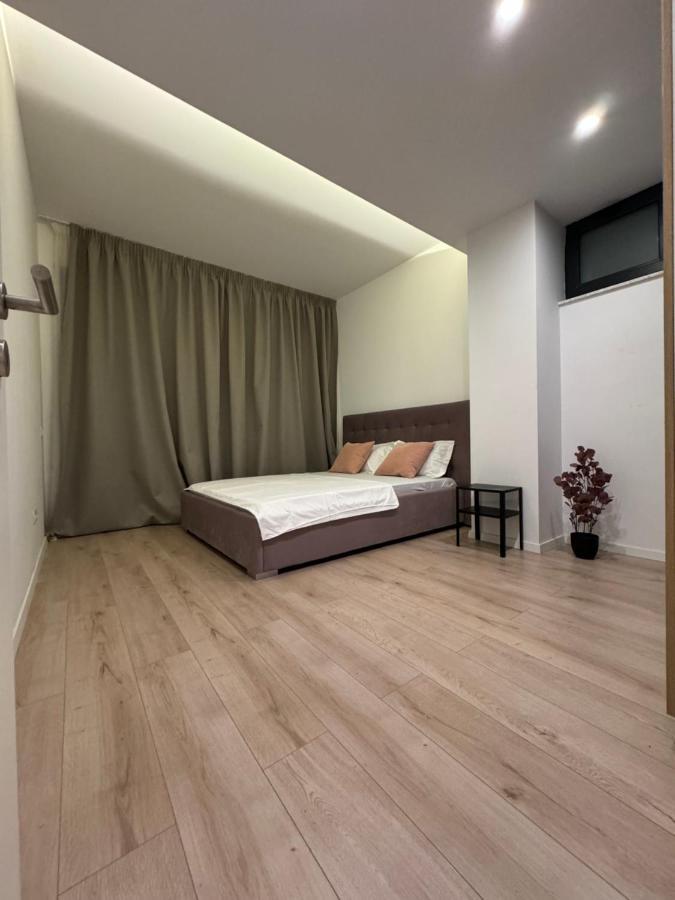 בוקרשט Warm Hotel Apartment מראה חיצוני תמונה