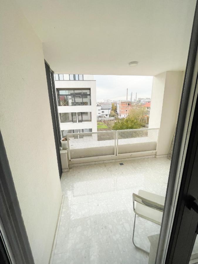 בוקרשט Warm Hotel Apartment מראה חיצוני תמונה