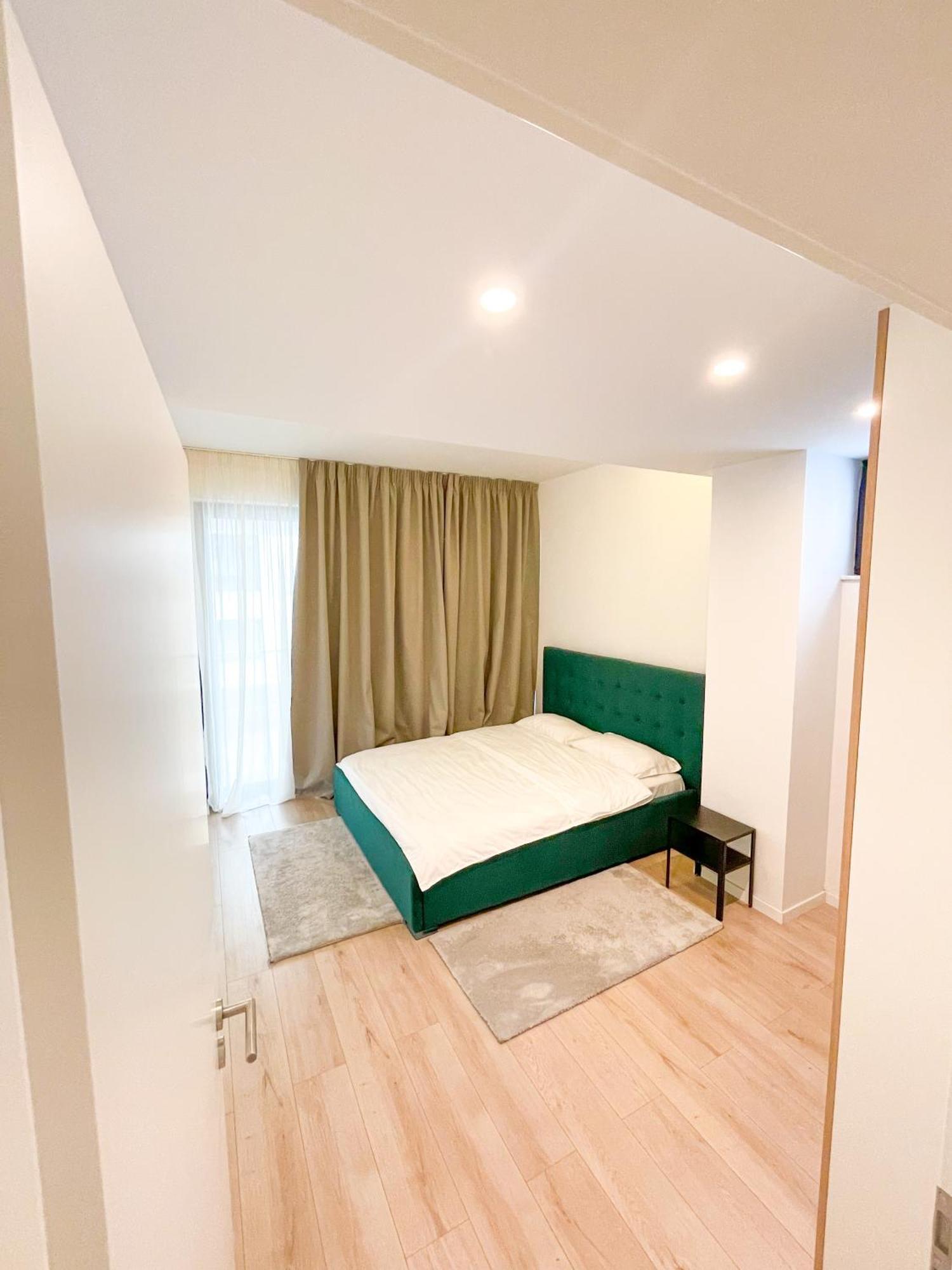 בוקרשט Warm Hotel Apartment מראה חיצוני תמונה