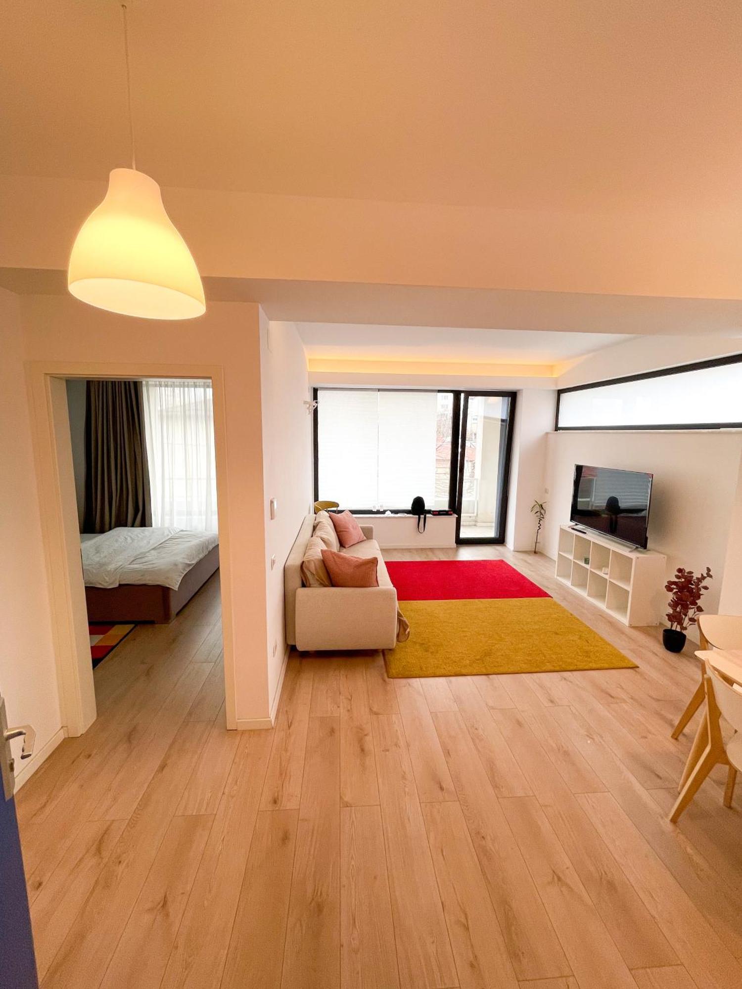 בוקרשט Warm Hotel Apartment מראה חיצוני תמונה