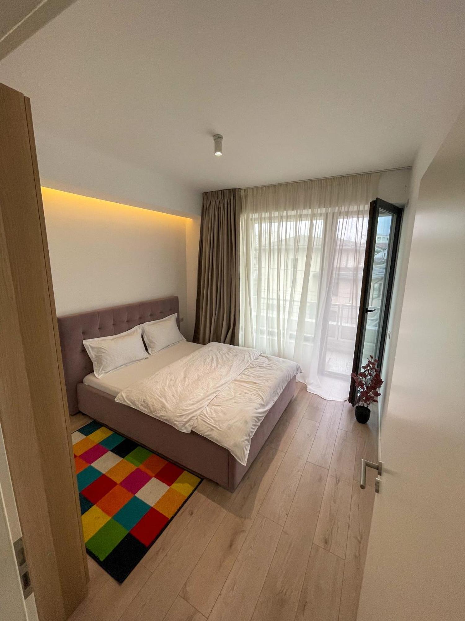 בוקרשט Warm Hotel Apartment מראה חיצוני תמונה