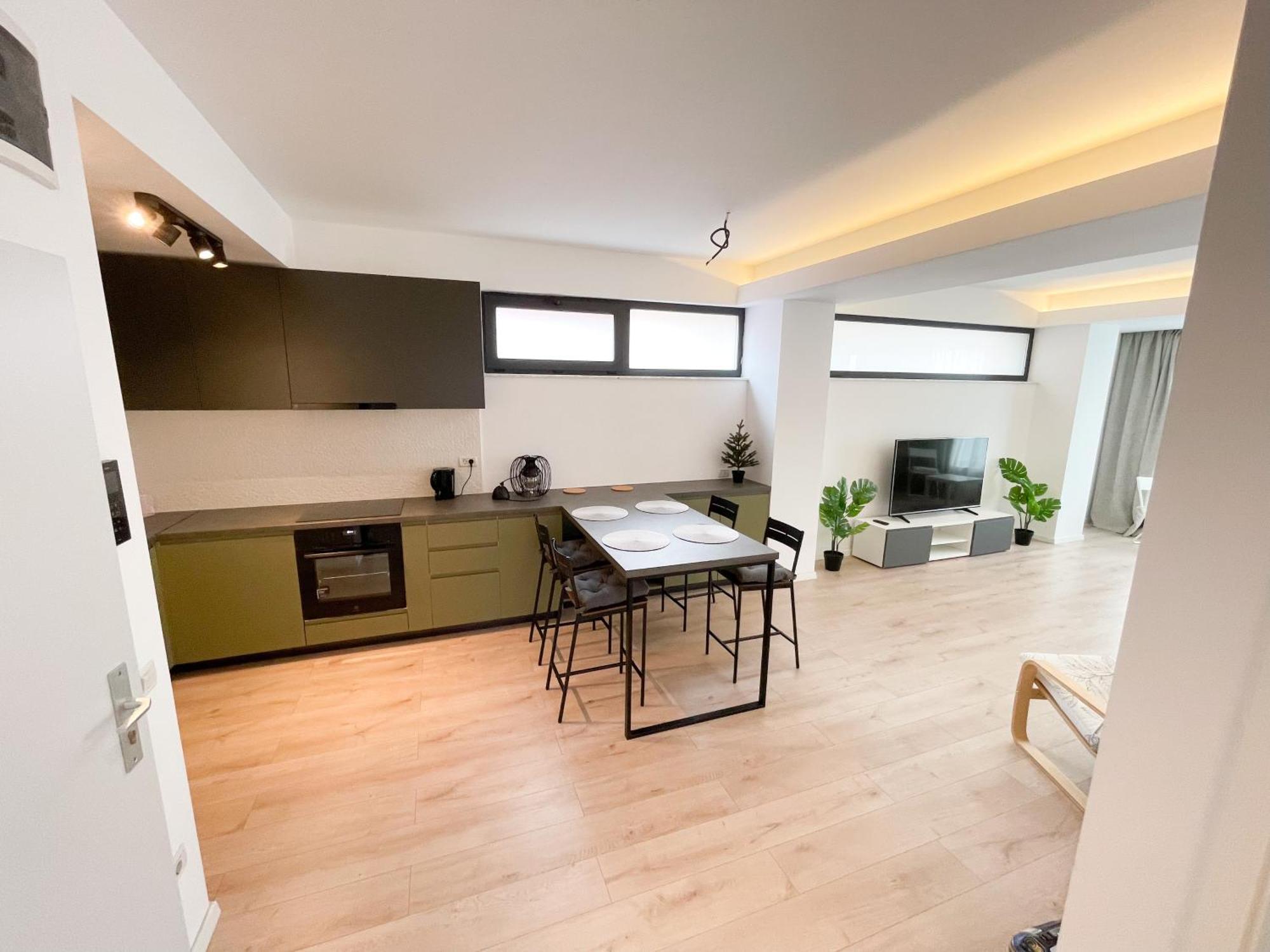 בוקרשט Warm Hotel Apartment מראה חיצוני תמונה